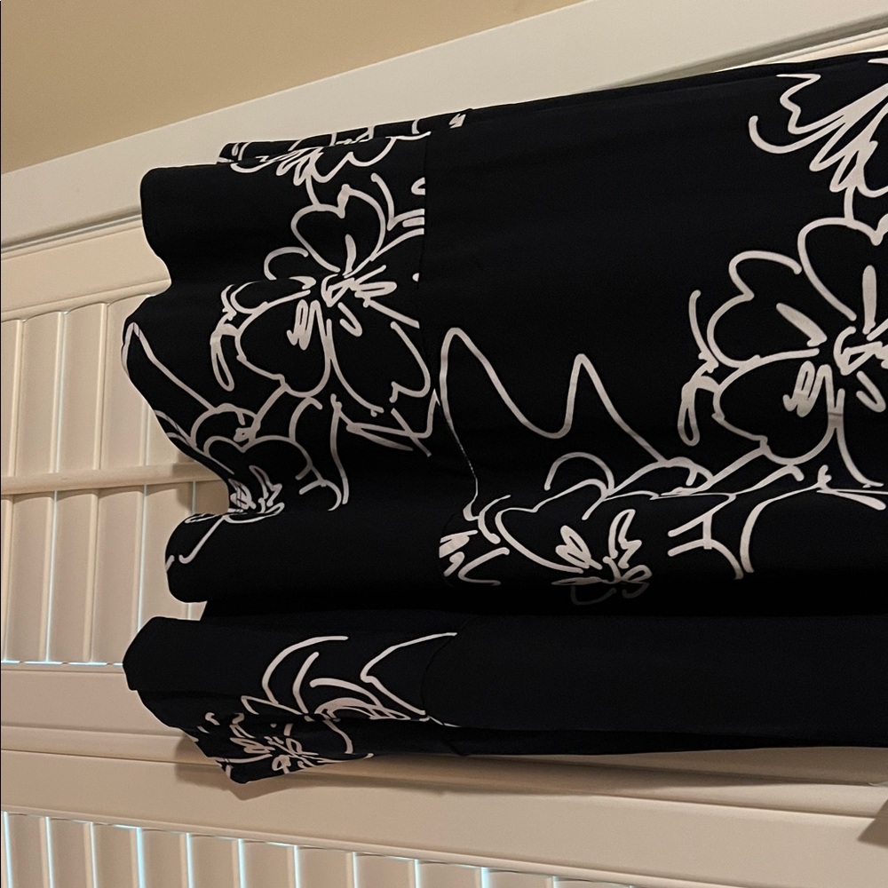 Neiman Marcus Black Dress with White Floral Design - Picture 4 of 6
